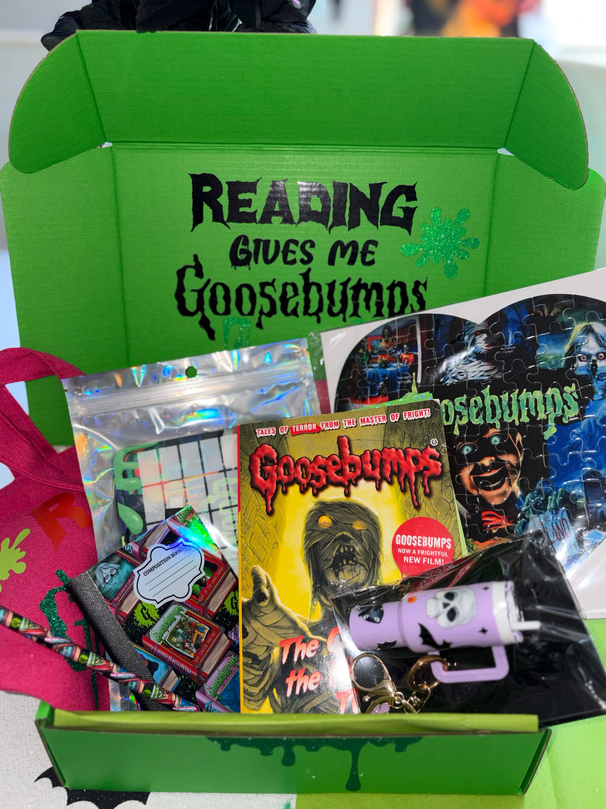 Reading Gives Me Goosebumps mystery book box! 💚🖤🧡