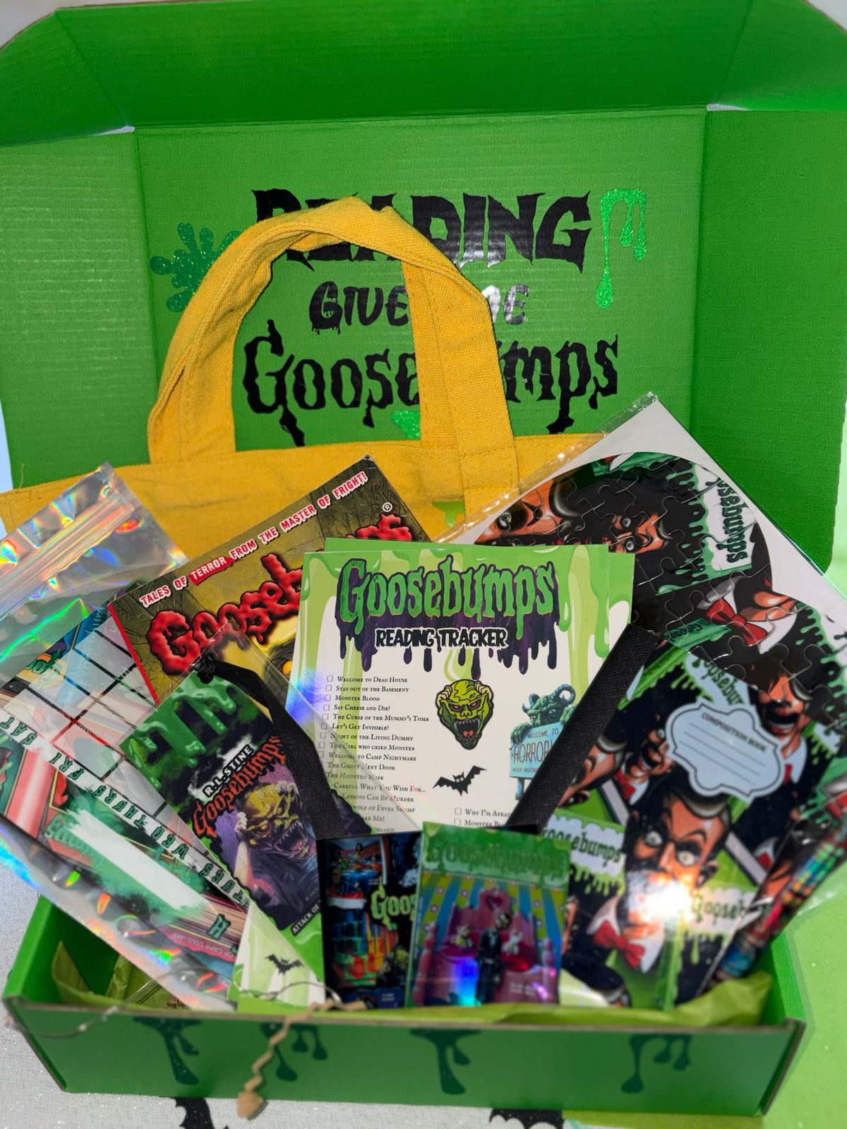 Reading Gives Me Goosebumps mystery book box! 💚🖤🧡